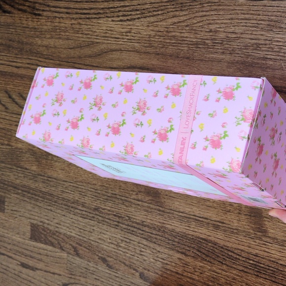 BOX Stanley x LoveShackFancy Flip Straw Tumbler 30 oz. - Picture 6 of 6